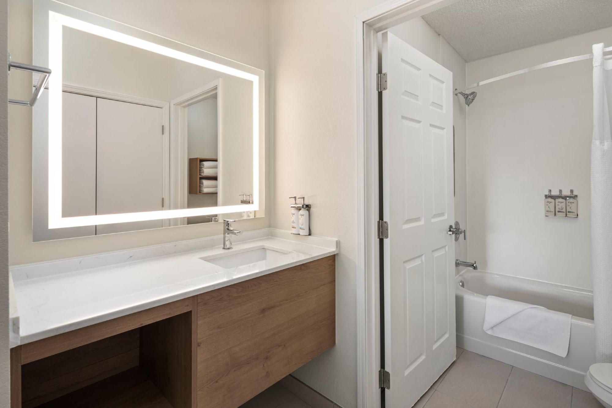 Staybridge Minneapolis-maple Grove By Ihg Hotel