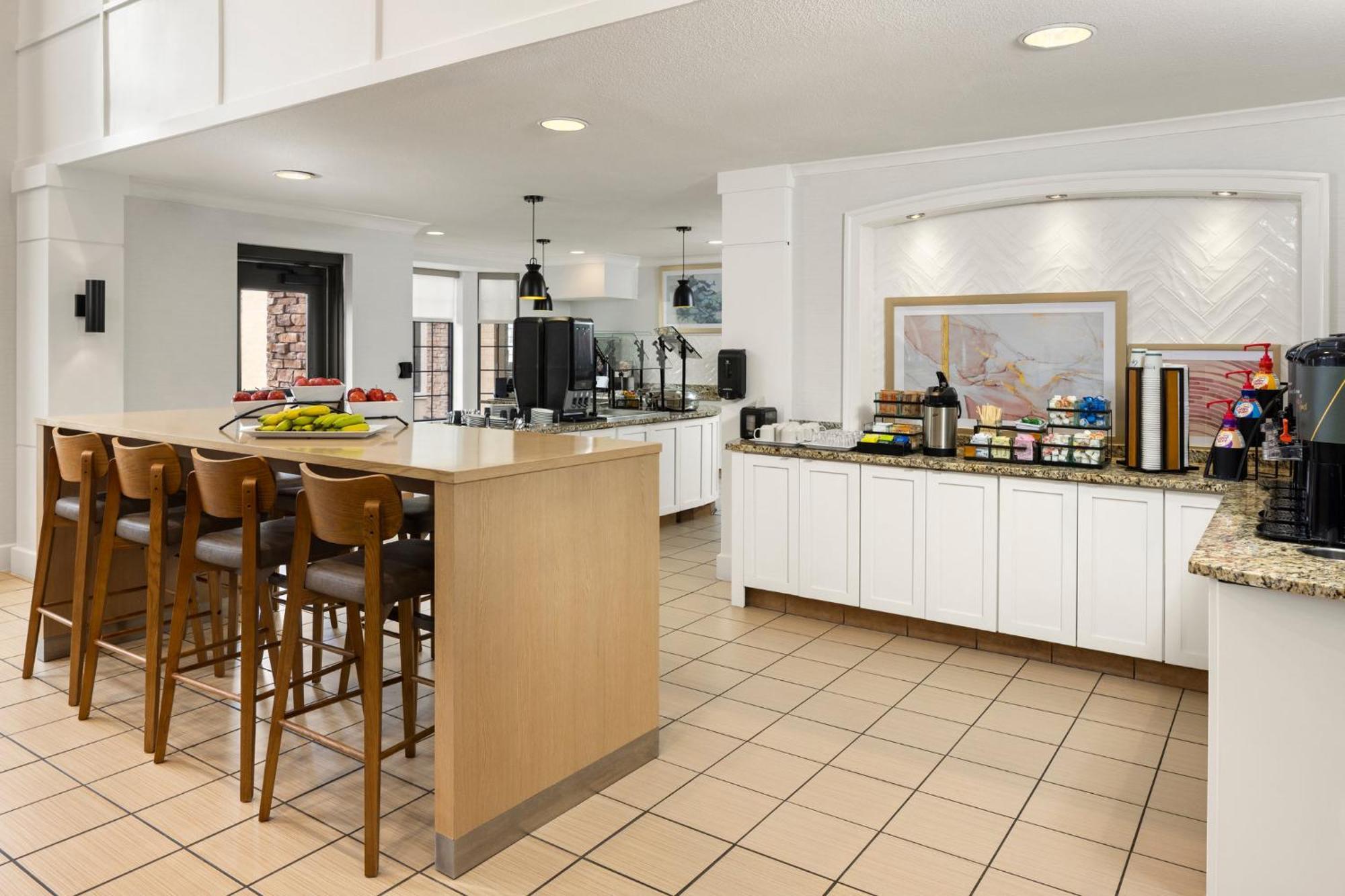 Hotel Staybridge Minneapolis-maple Grove By Ihg Maple Grove